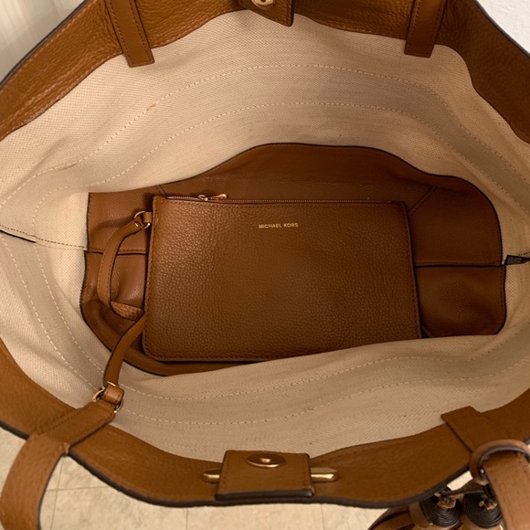 Authentic Michael Kors - Picture 2 of 5